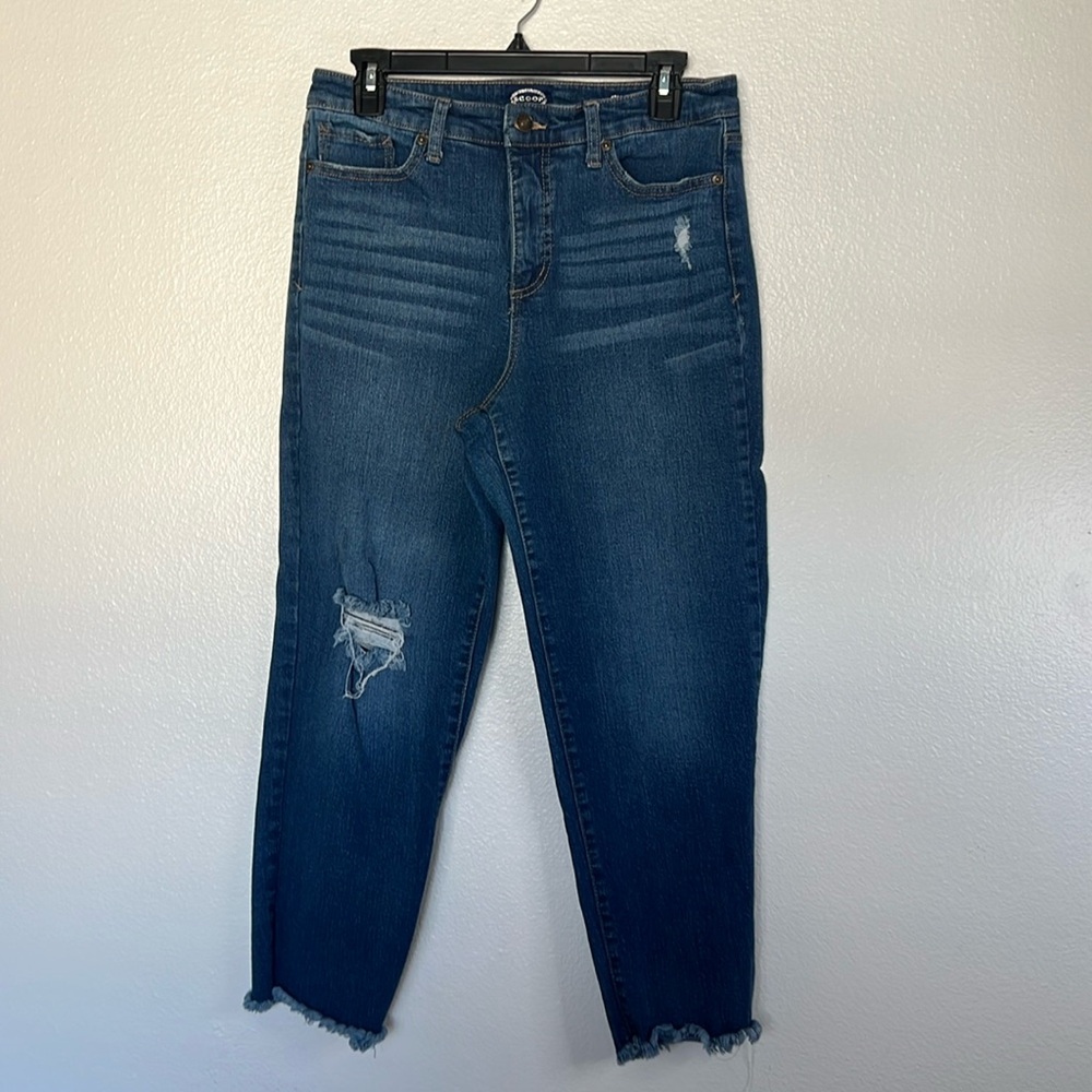 EUC Scoop Ankle Blue Distressed Jeans sz 10